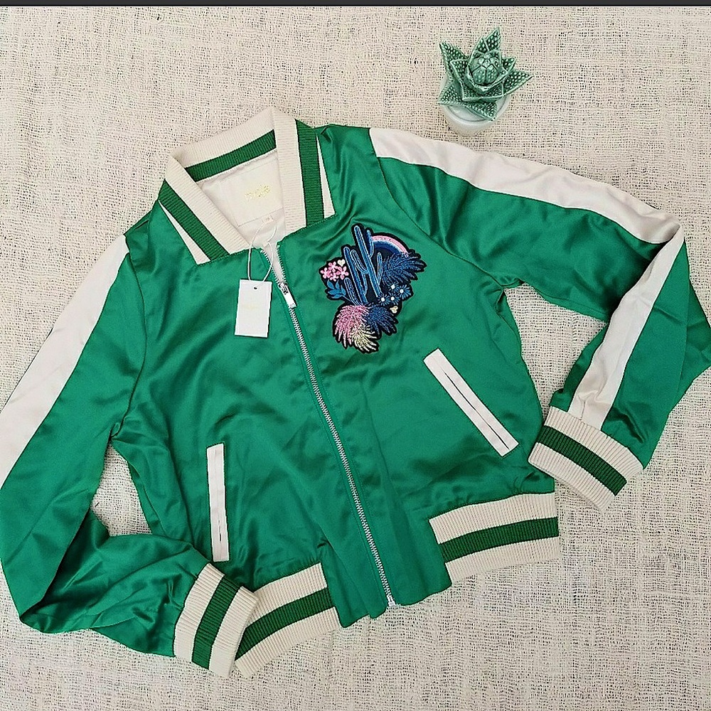 😍Gorgeous Green Satin Bomber Jacket CactusPatch🌵